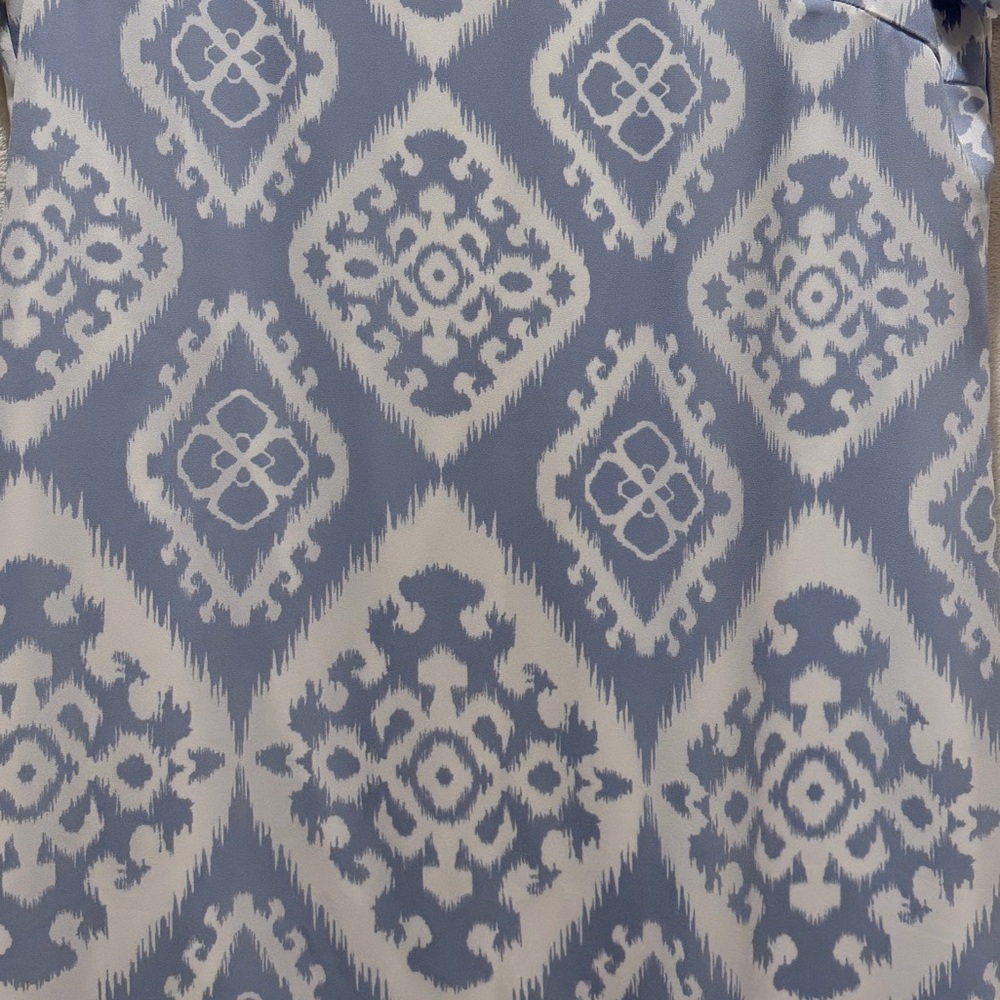 Feel Effortlessly Chic in this Throw It On And You’re Put Together Shift Dress! - Picture 7 of 8